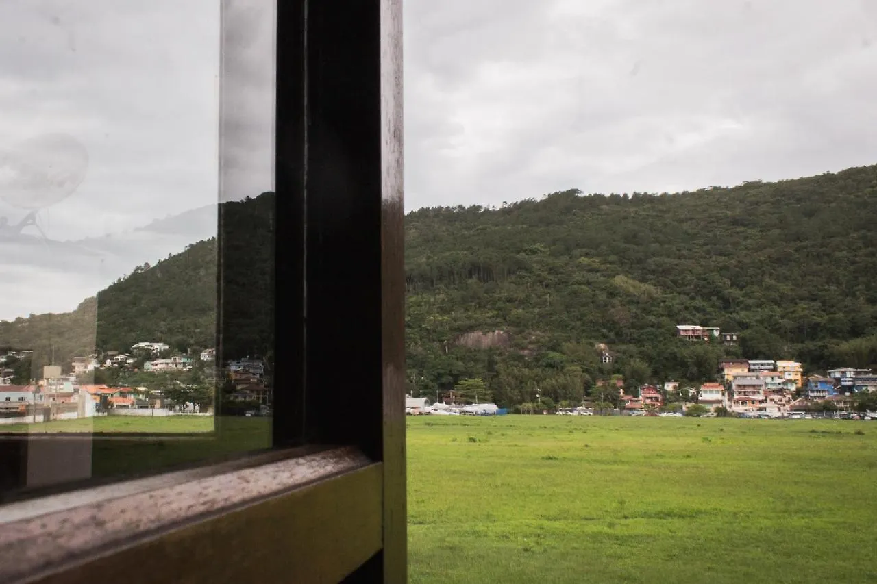 Nomades Beach - Adventure Hostels & Coworking Florianópolis Brasil