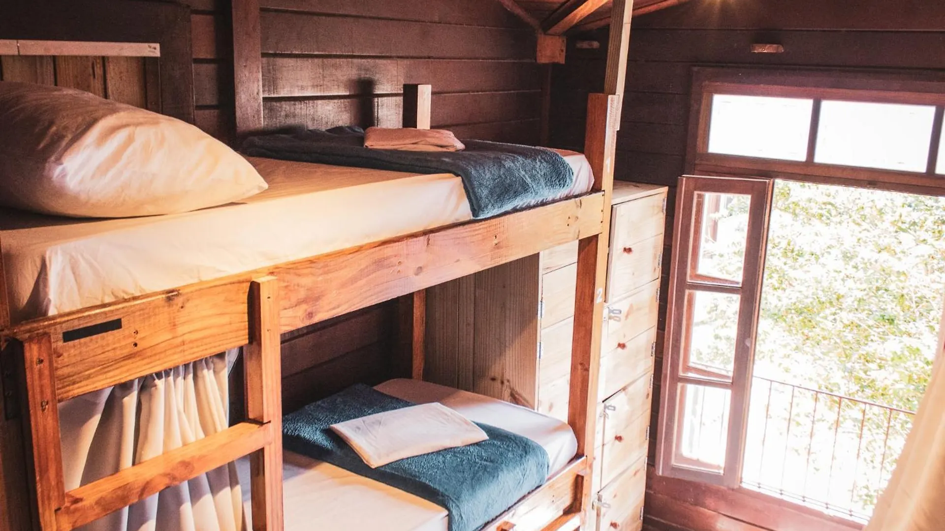 Nomades Beach - Adventure Hostels & Coworking Florianópolis