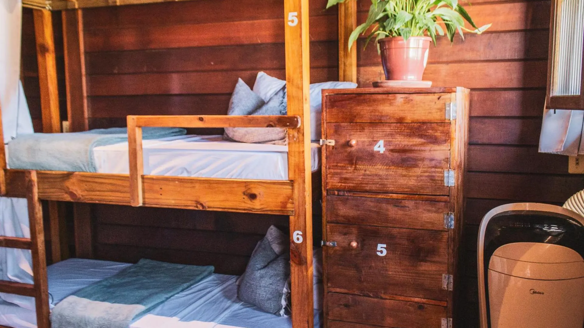 Nomades Beach - Adventure Hostels & Coworking Florianópolis