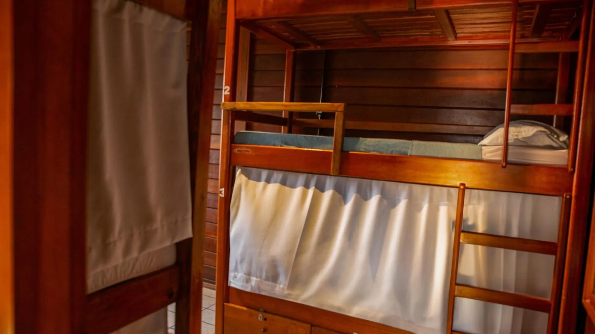 Nomades Beach - Adventure Hostels & Coworking Florianópolis Brasil