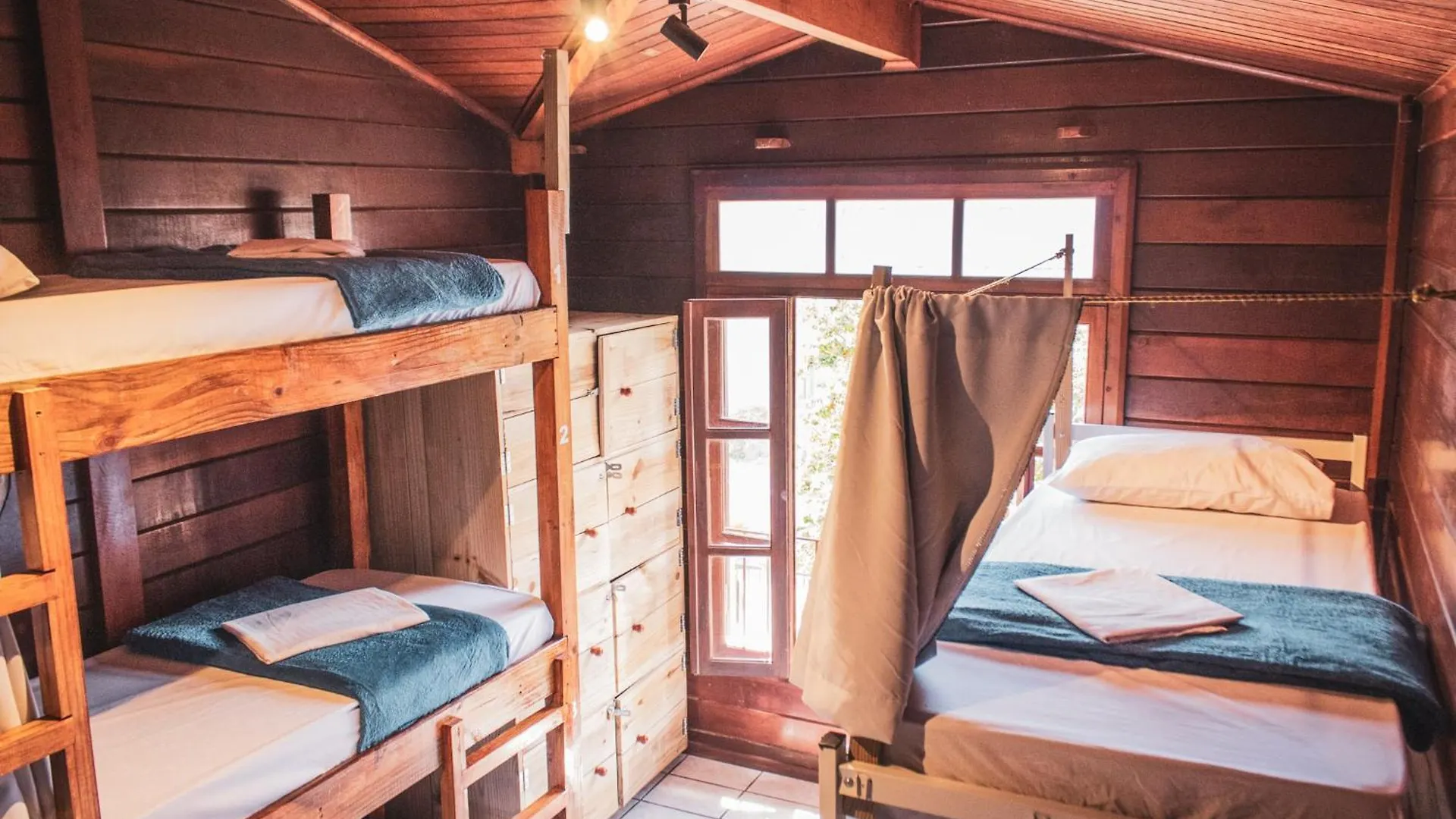 Nomades Beach - Adventure Hostels & Coworking Florianopolis 0*,