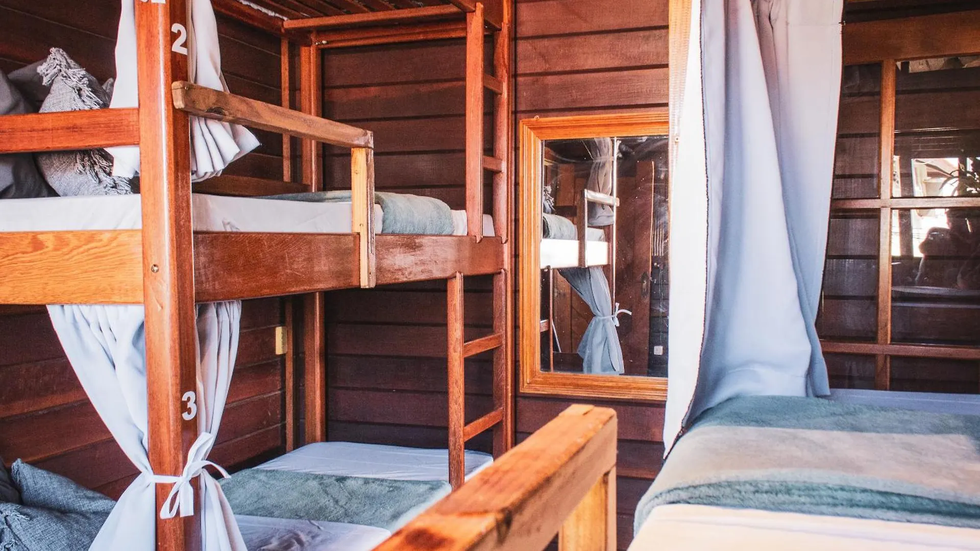 Nomades Beach - Adventure Hostels & Coworking Florianopolis